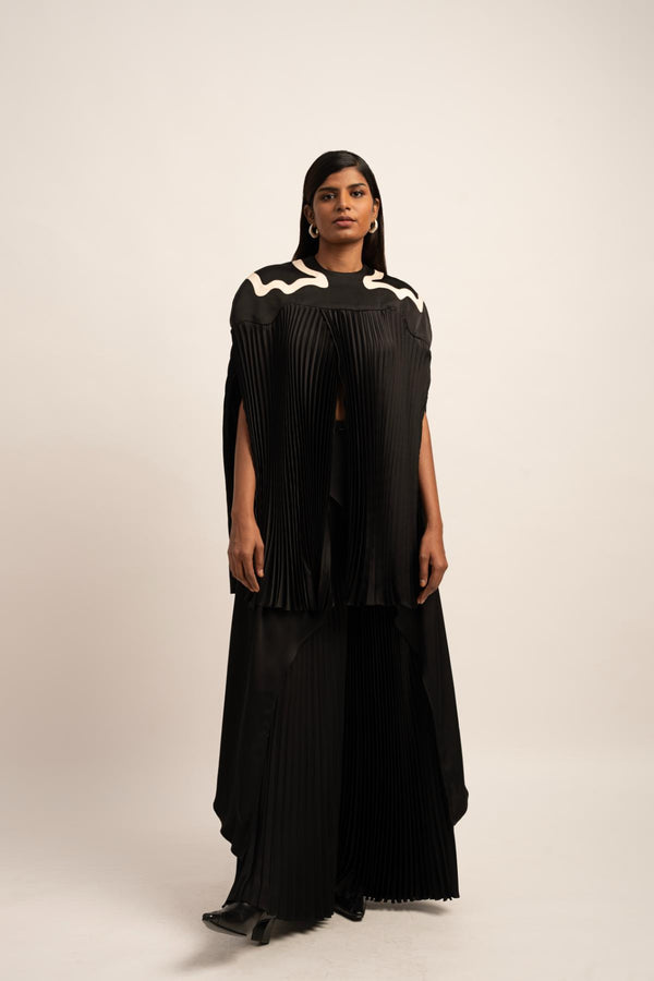 SWALLOWTAIL TOP