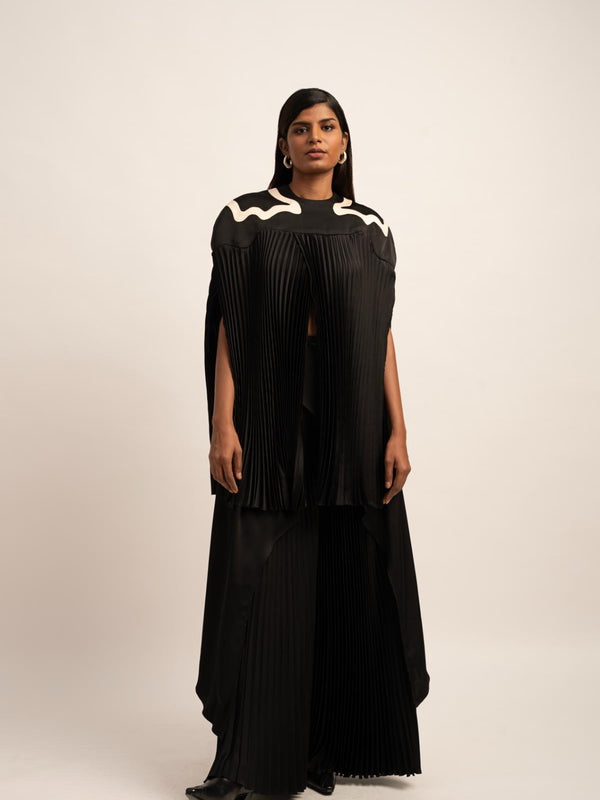 SWALLOWTAIL TOP