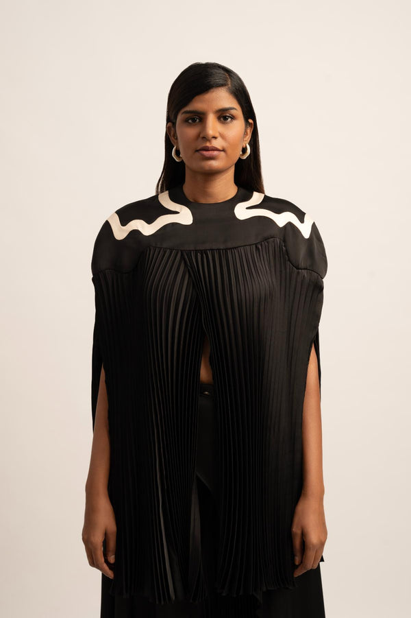 SWALLOWTAIL TOP