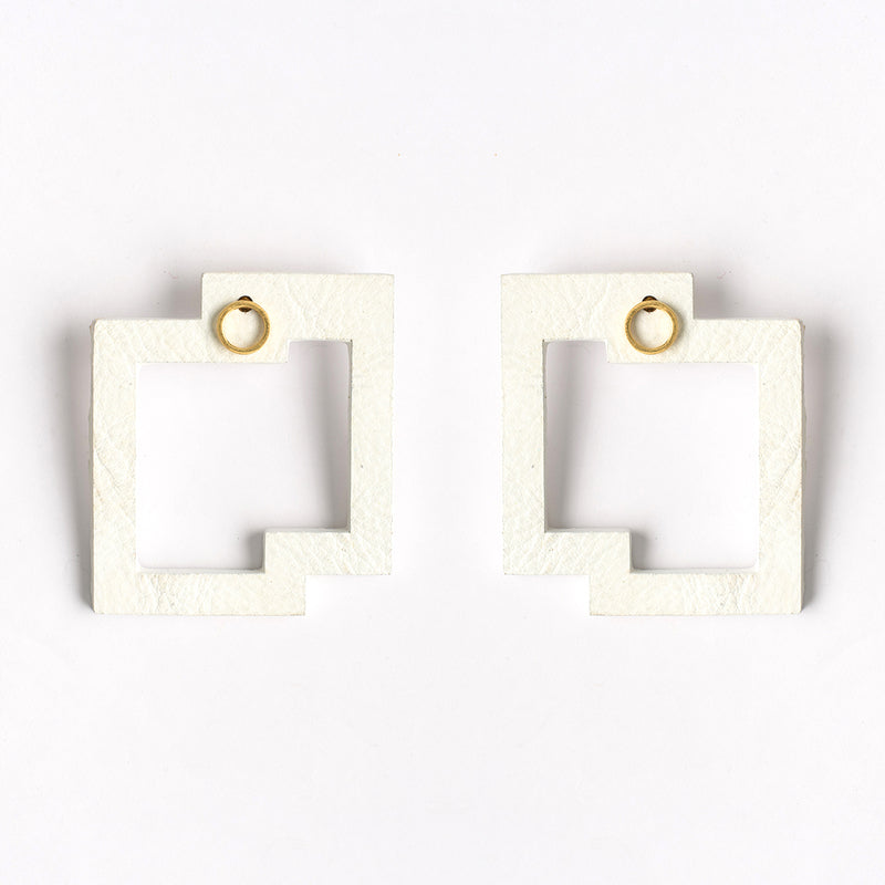 TORMENT WHITE EARRING GOLD LOOP - siddhantagrawal